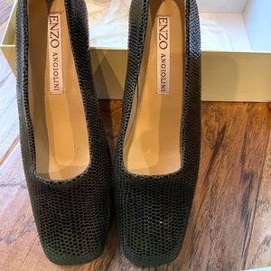 New! Authentic Enzo Angioloni Olive Snake Heels Size 6.5